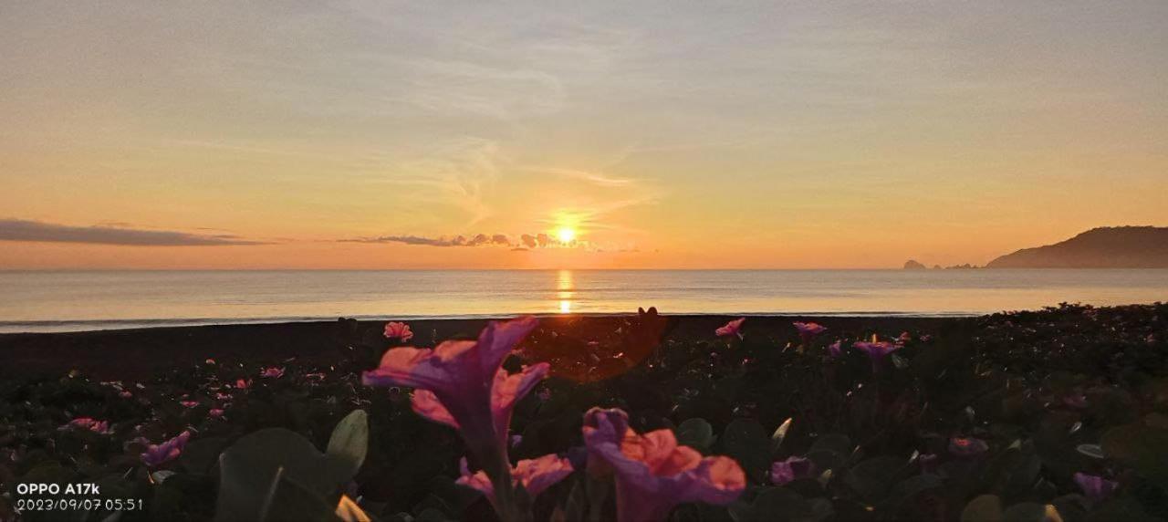 North Shore Beach Resort Baler Eksteriør bilde