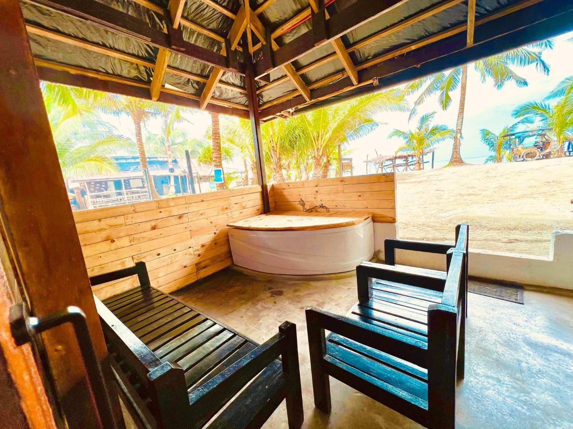 North Shore Beach Resort Baler Eksteriør bilde