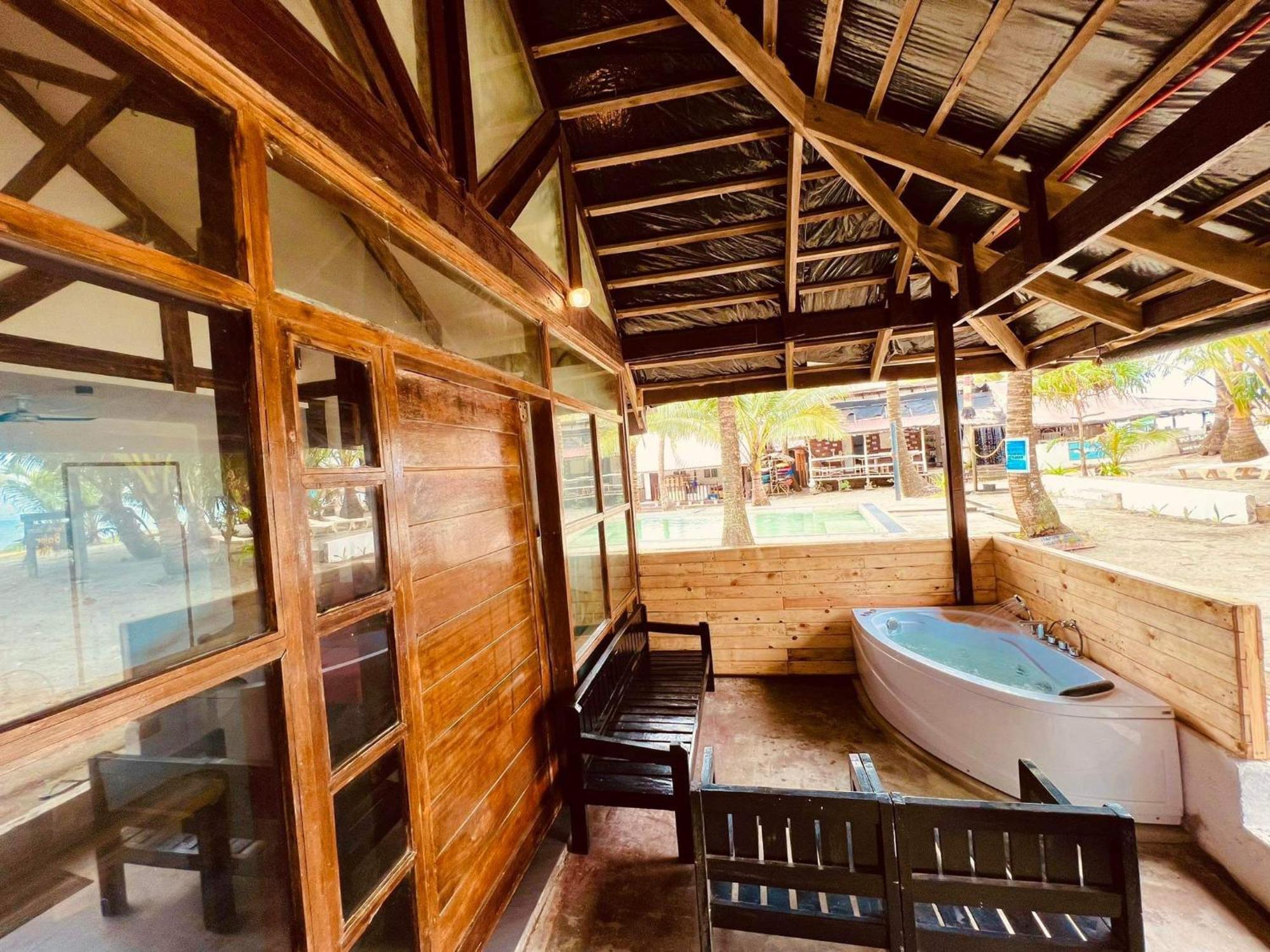 North Shore Beach Resort Baler Eksteriør bilde